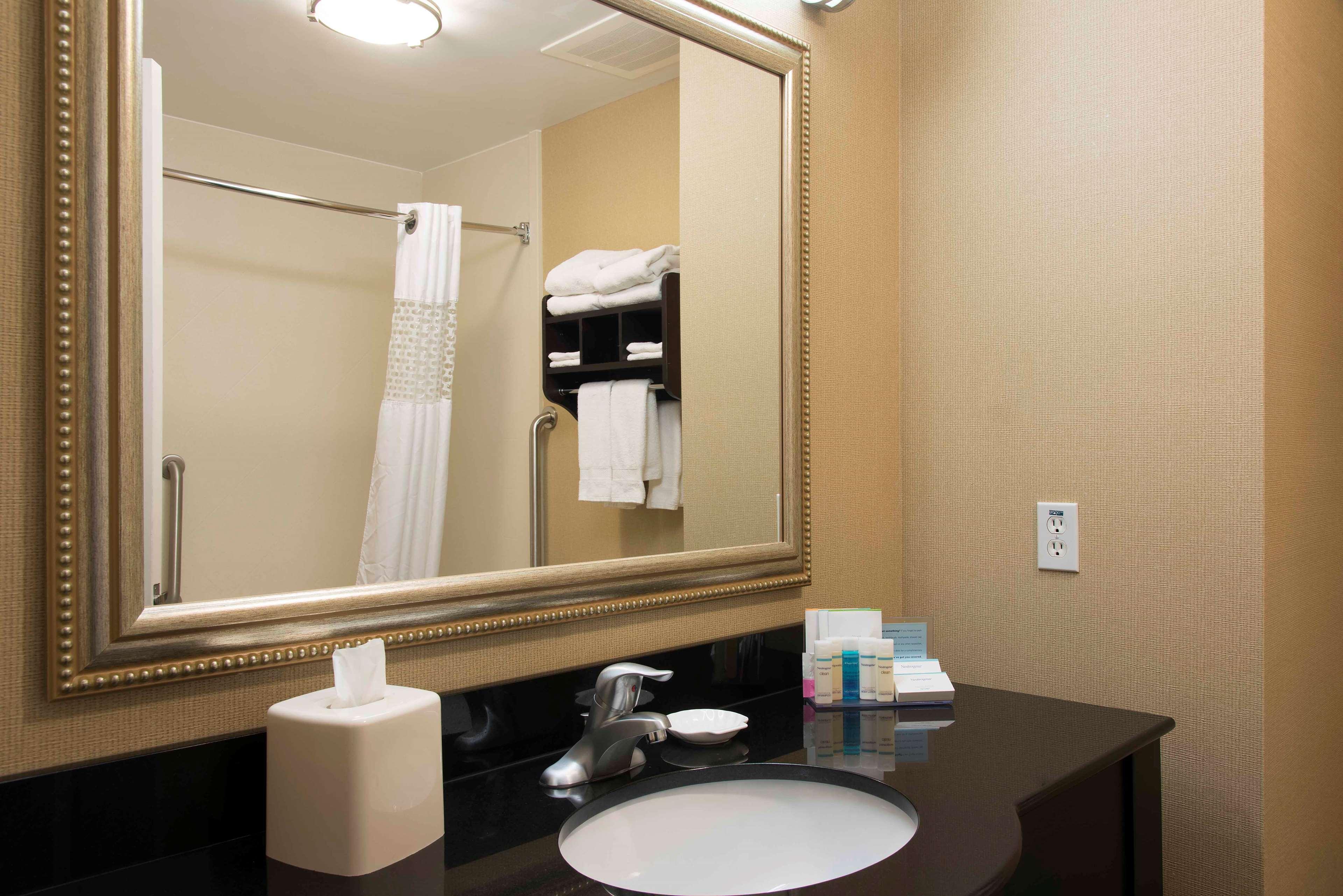 Hampton Inn & Suites Дэнвилл Экстерьер фото