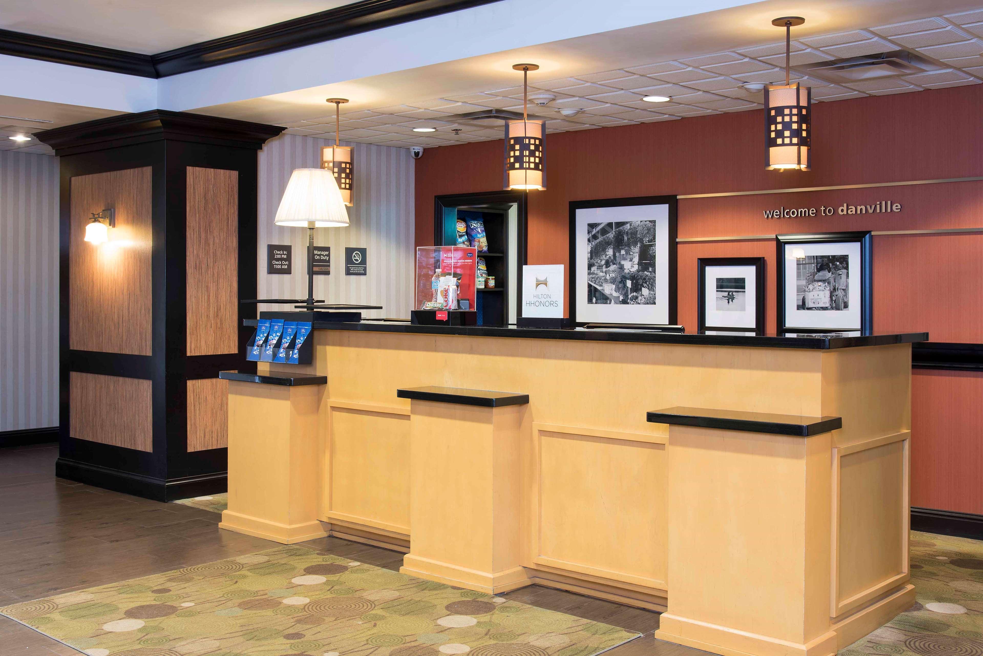Hampton Inn & Suites Дэнвилл Экстерьер фото