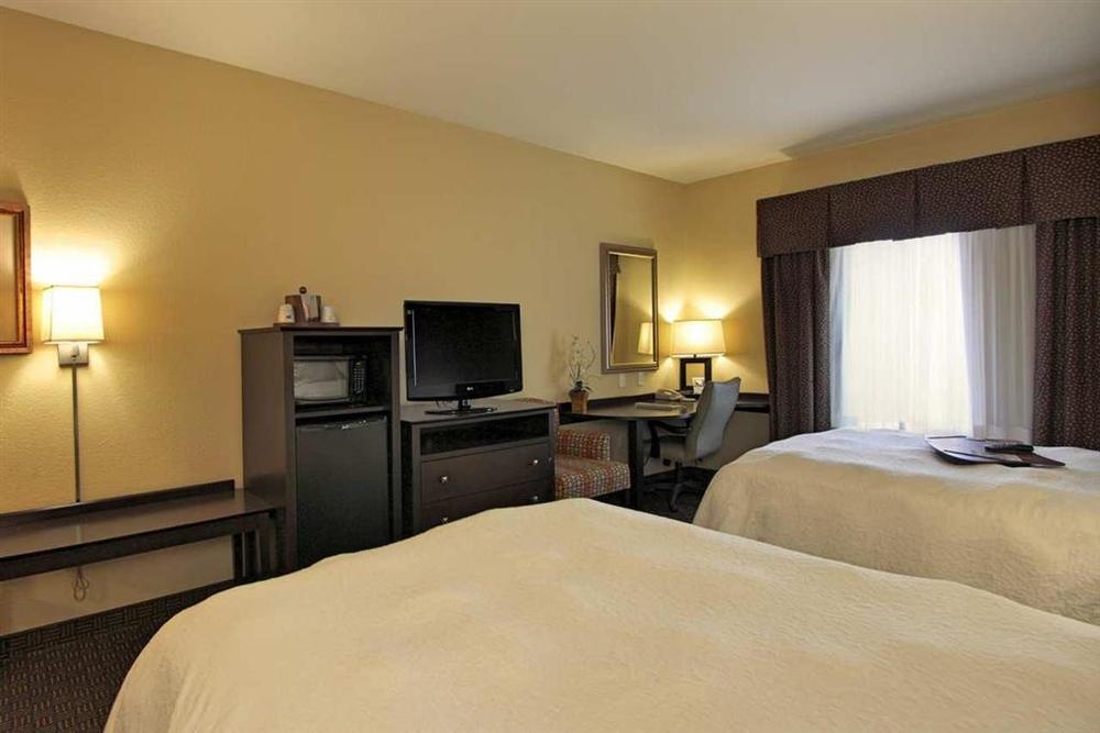 Hampton Inn & Suites Дэнвилл Номер фото