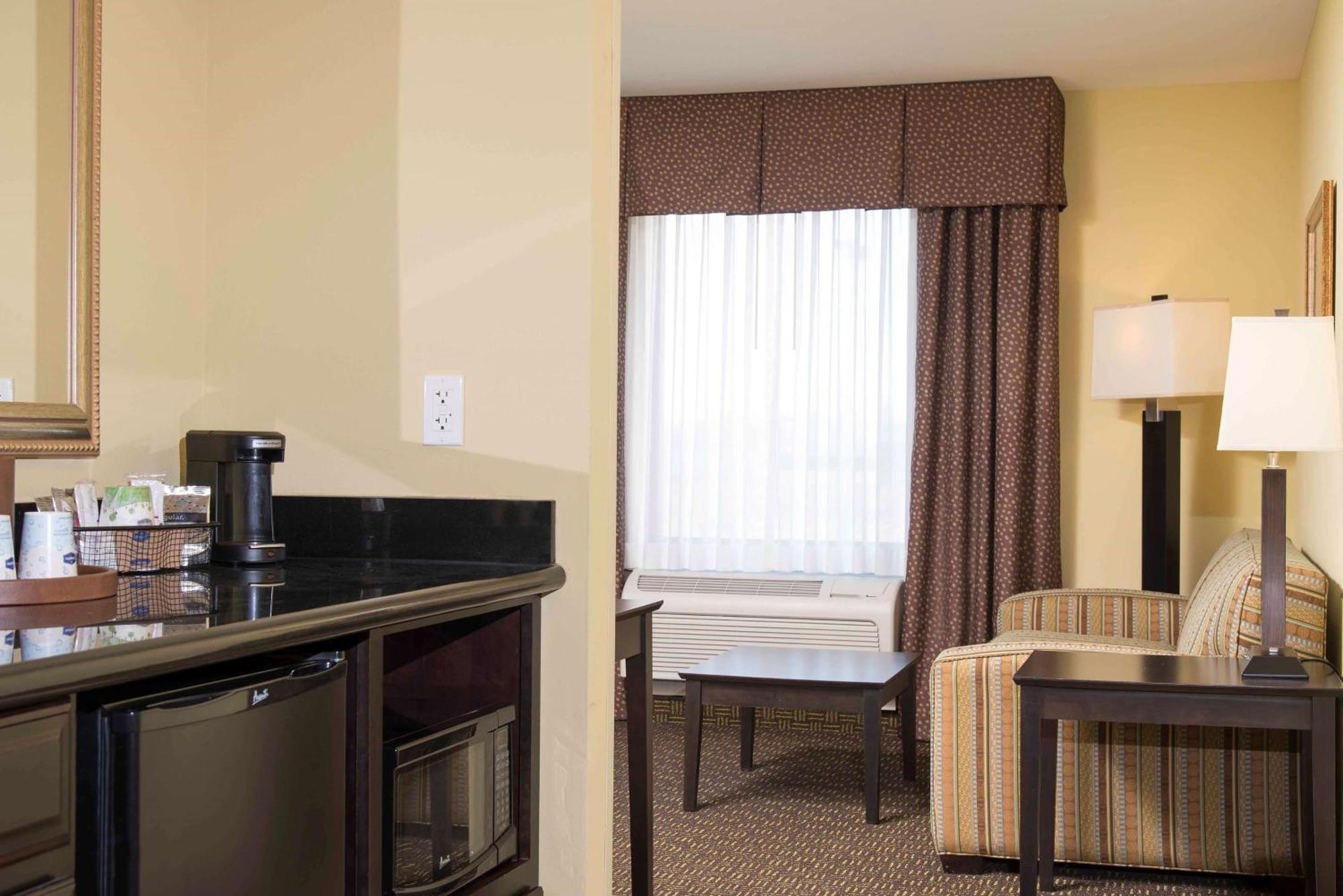 Hampton Inn & Suites Дэнвилл Экстерьер фото