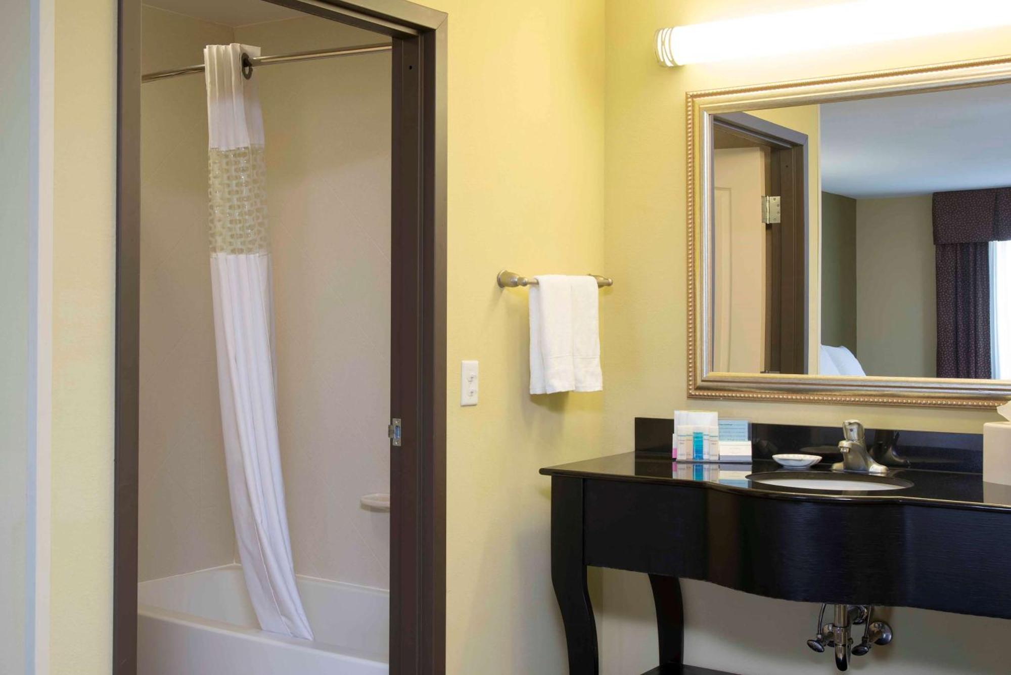 Hampton Inn & Suites Дэнвилл Экстерьер фото